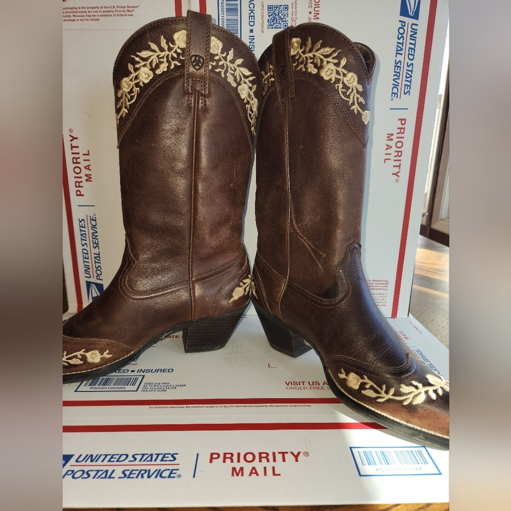 Ariat Women's Western Cowboy Boots Size 8
